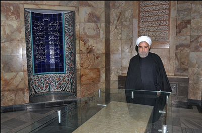 بازدید روحانی از آرامگاه سعدی و حافظ