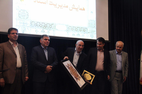 مدیر کتابخانه ملی فارس در مراسم گرامی‌داشت روز اسناد ملی و میراث مکتوب: میراث مکتوب پایه تاریخ هر کشور است