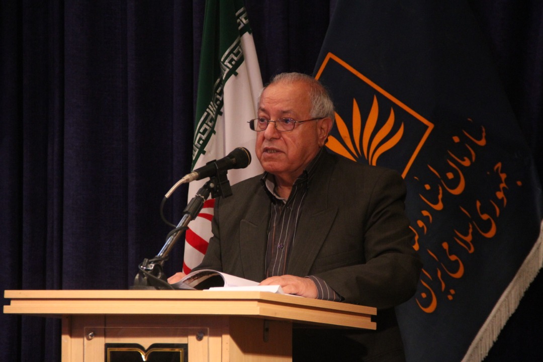 مدیر دانشنامه فارس در مراسم نکوداشت امین فقیری: ناگزیر از مردمی کردن ادبیات هستیم