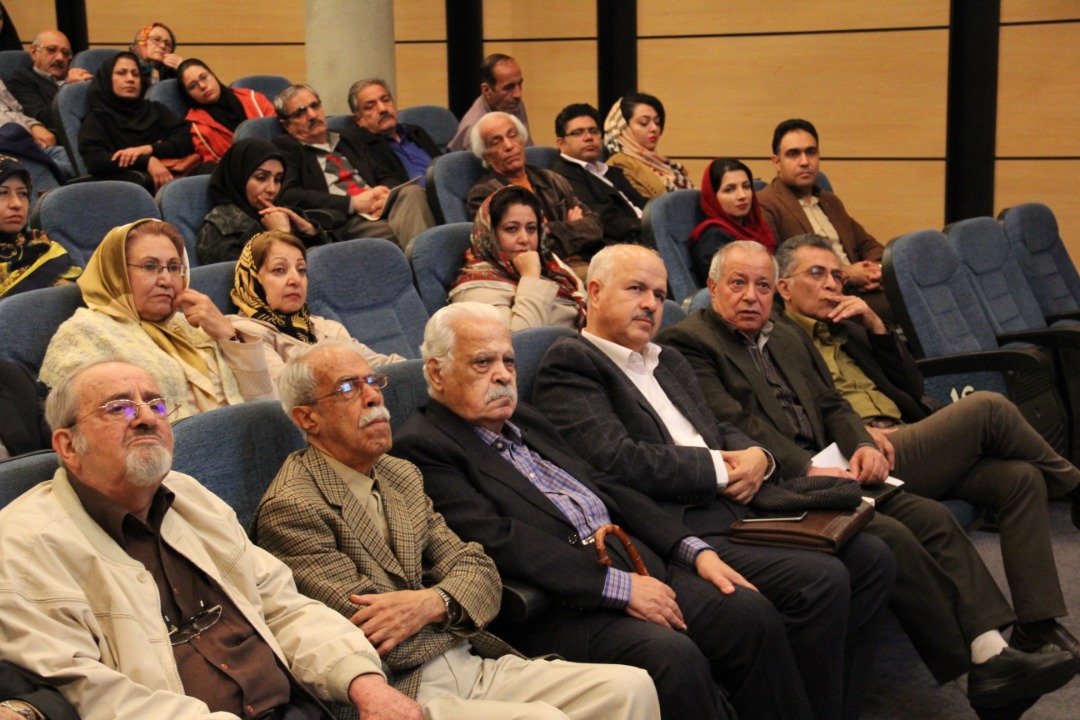 مدیر دانشنامه فارس در مراسم نکوداشت امین فقیری: ناگزیر از مردمی کردن ادبیات هستیم