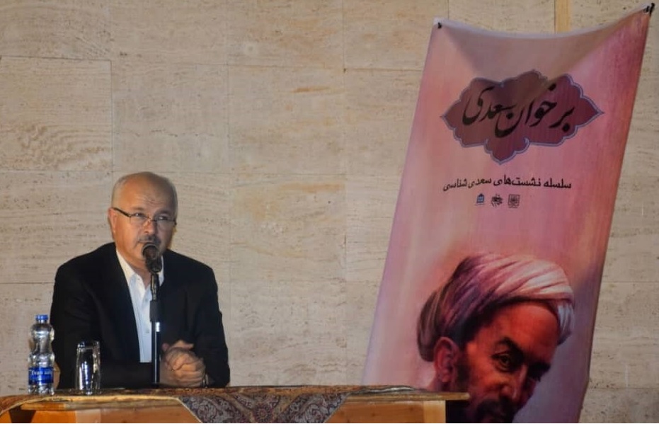 کمالی سروستانی تاکید کرد/ضرورت تغییر نگاه مراکز آموزشی در استفاده از متن‌های کلاسیک