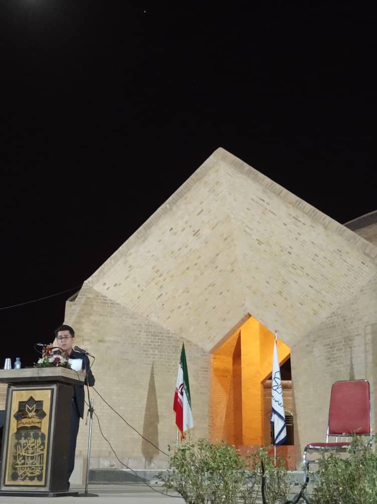 نی‌ریزیان بر خوان سعدی نشستند/کمالی سروستانی: سعدی شاعر زندگی است