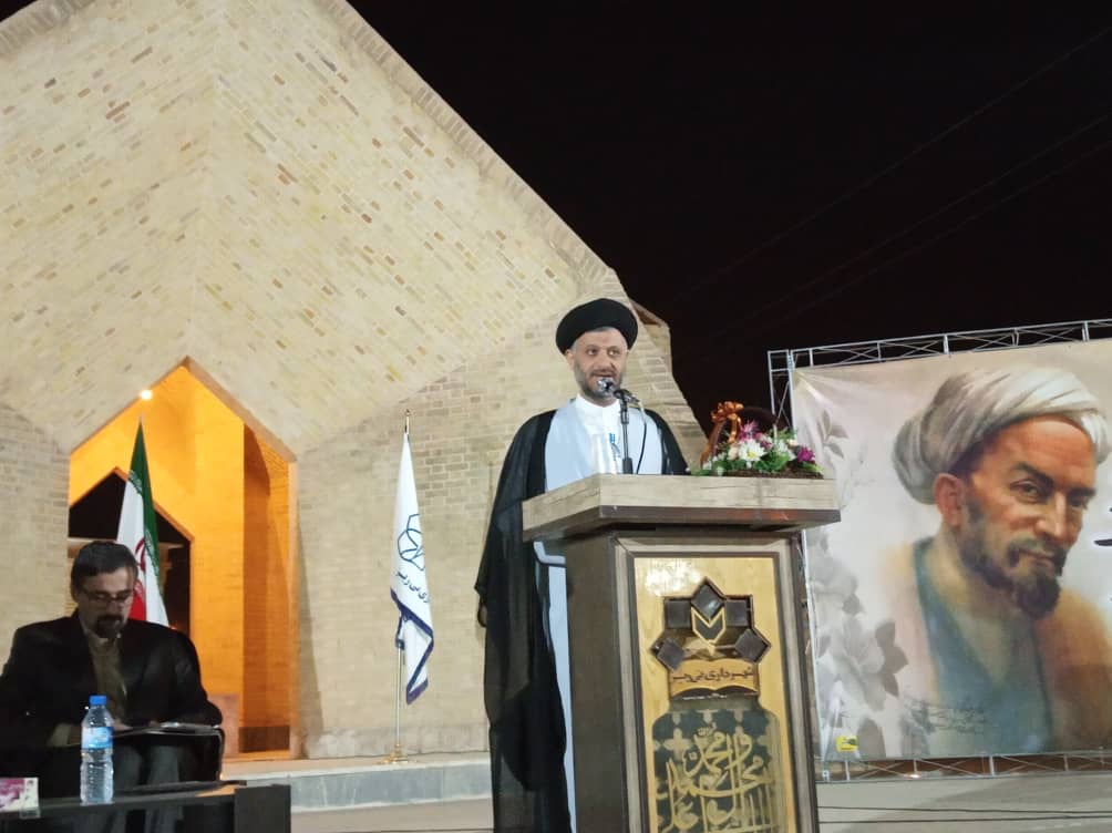 نی‌ریزیان بر خوان سعدی نشستند/کمالی سروستانی: سعدی شاعر زندگی است