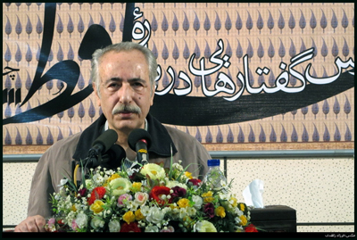 حافظ در غزل انقلاب می‌کند