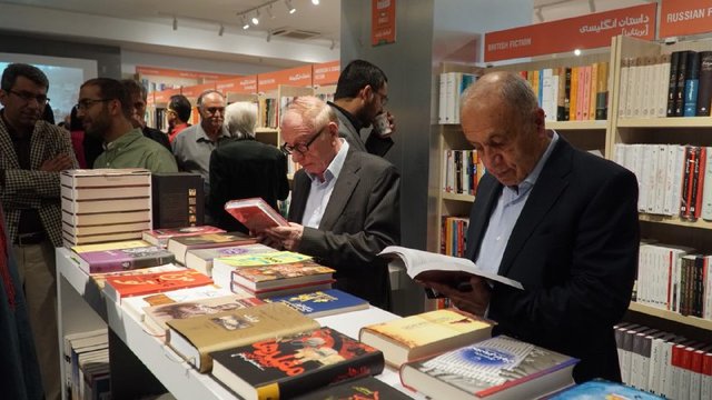 کمالی سروستانی در مراسم گشایش مجموعه شیرازه: کتاب فروشی‌ها؛ «پنجره‌های فرهنگ» در نظام اجتماعی